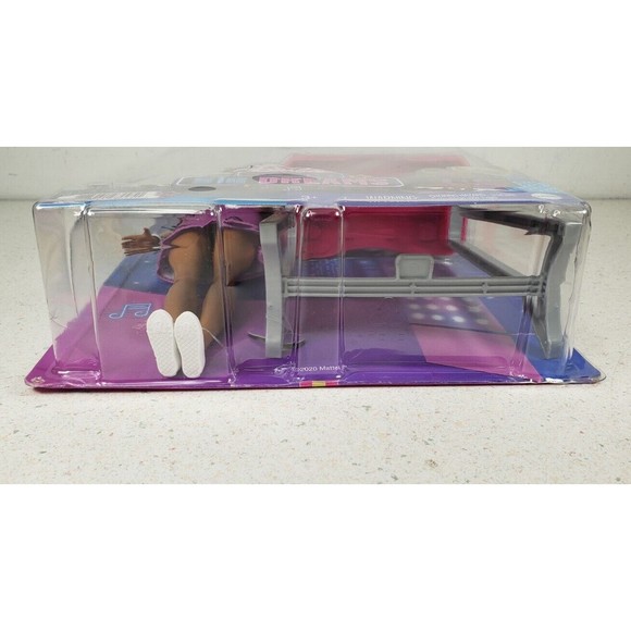 Barbie Big City Big Dreams "Brooklyn" Roberts Barbie & Music Studio Playset - Picture 8 of 11